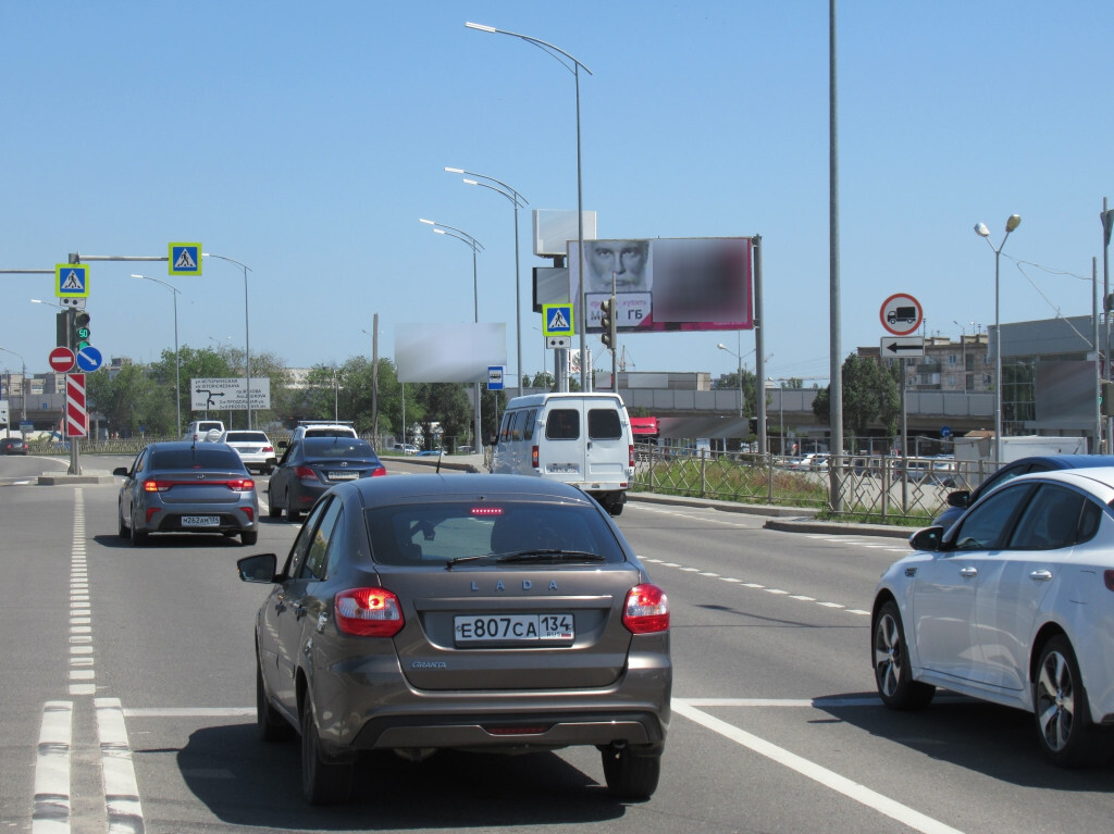 Фотография рекламного носителя, тип: Билборд 3x6, адрес: Авиаторов ш., д.2г, поз.1, Волгоград, Волгоградская область, Россия. Сторона А №848747