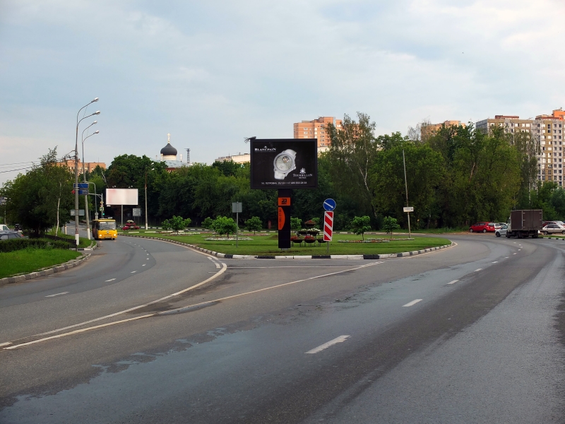 Фотография рекламного носителя, тип: Ситиборд 2.7x3.7, адрес: Новомытищинский пр-т., д.1 корп.2, Мытищи, Московская область, Россия. Сторона А1-А5 №1079375