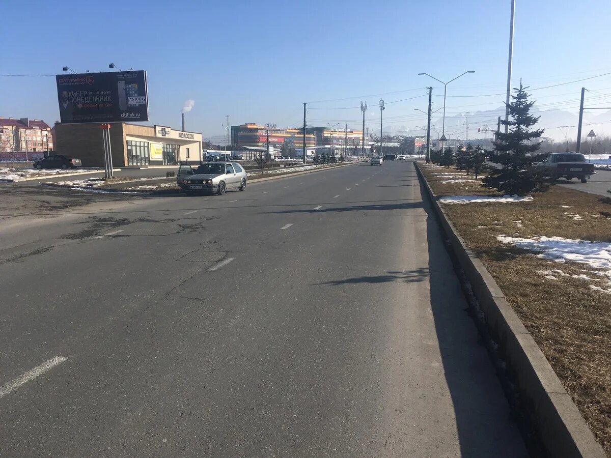 Фотография рекламного носителя, тип: Билборд 3x6, адрес: Весенняя ул., д.2, Владикавказ, Республика Северная Осетия – Алания, Россия. Сторона Б №451642