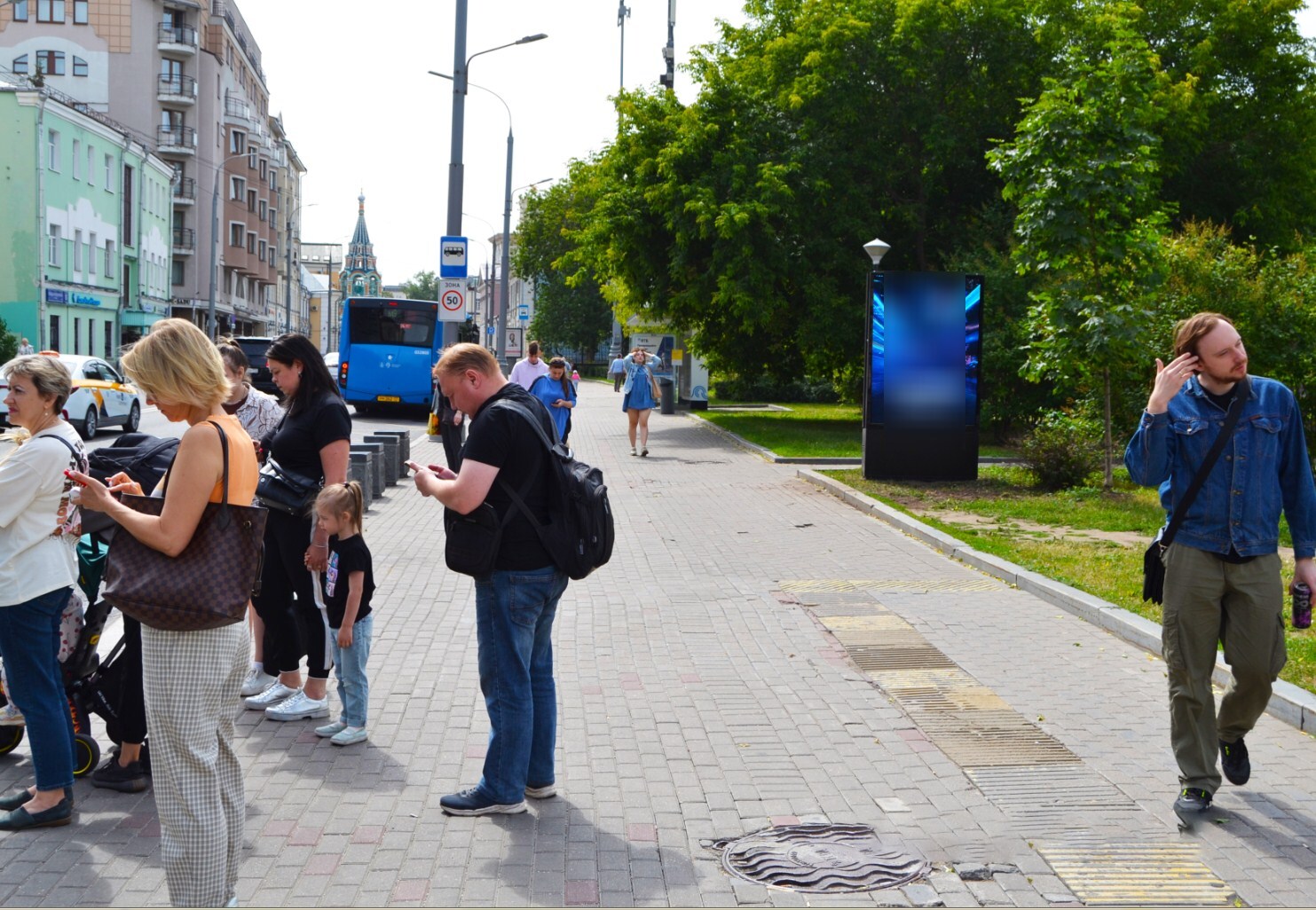 Фотография рекламного носителя, тип: Ситиформат 1.8x1.2, адрес: Большая Полянка ул., д.11/14, стр.1, Москва, Россия. Сторона A1-А10 №1021547