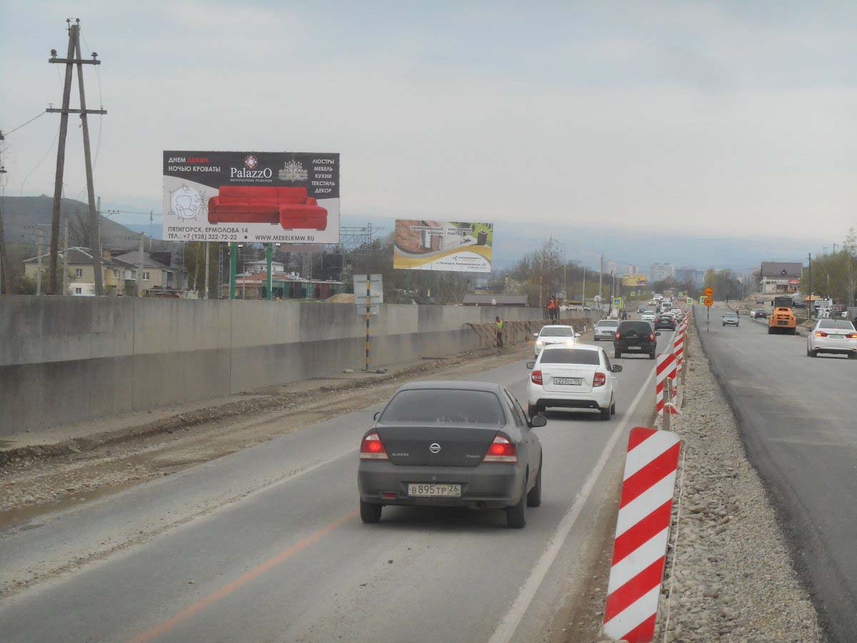 Фотография рекламного носителя, тип: Билборд 3x6, адрес: ФАД А-157 Мин-Воды-Кисловодск а/д., 42 070м, Кисловодск, Ставропольский край, Россия. Сторона B №947719