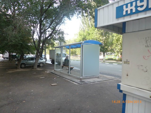 Фотография рекламного носителя, тип: Остановка 1.8x1.2, адрес: Б. Горная ул. Х Университетская ул., в центр, Саратов, Саратовская область, Россия. Сторона Б №585279