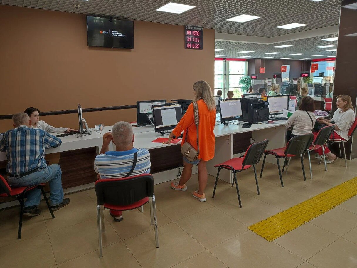 Фотография рекламного носителя, тип: Видеоэкран, адрес: МФЦ «», Можайское ш., д.71, Одинцово, Московская область, Россия. Сторона/вариант №872438