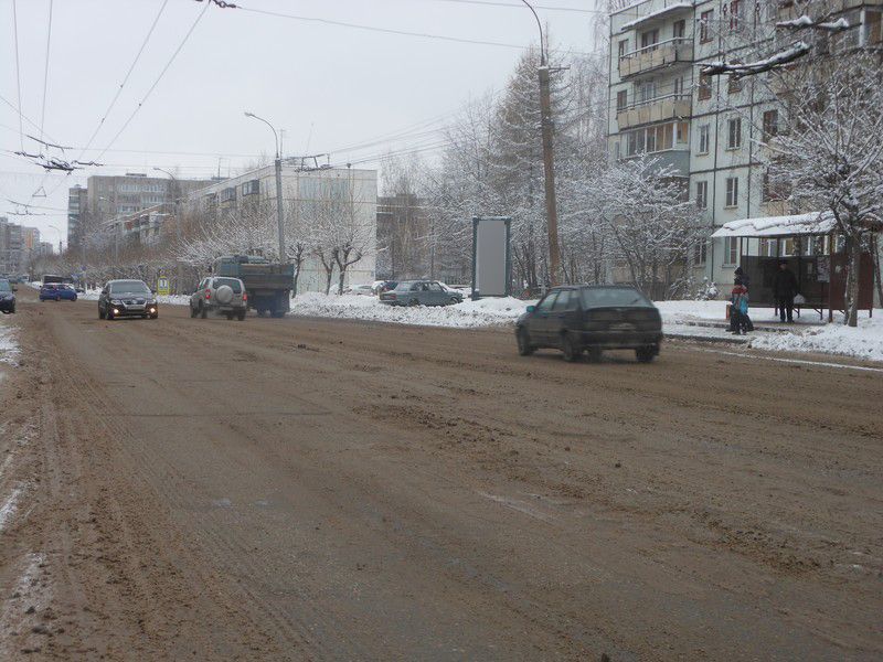 Фотография рекламного носителя, тип: Пиллар 3x1.4, адрес: Строителей ул., д.40, Киров, Кировская область, Россия. Сторона А №632462
