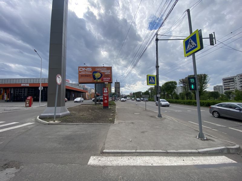 Фотография рекламного носителя, тип: Билборд 3x6, адрес: Красной Армии ул., д.109 Х 1905 года ул., Красноярск, Красноярский край, Россия. Сторона Б №779949