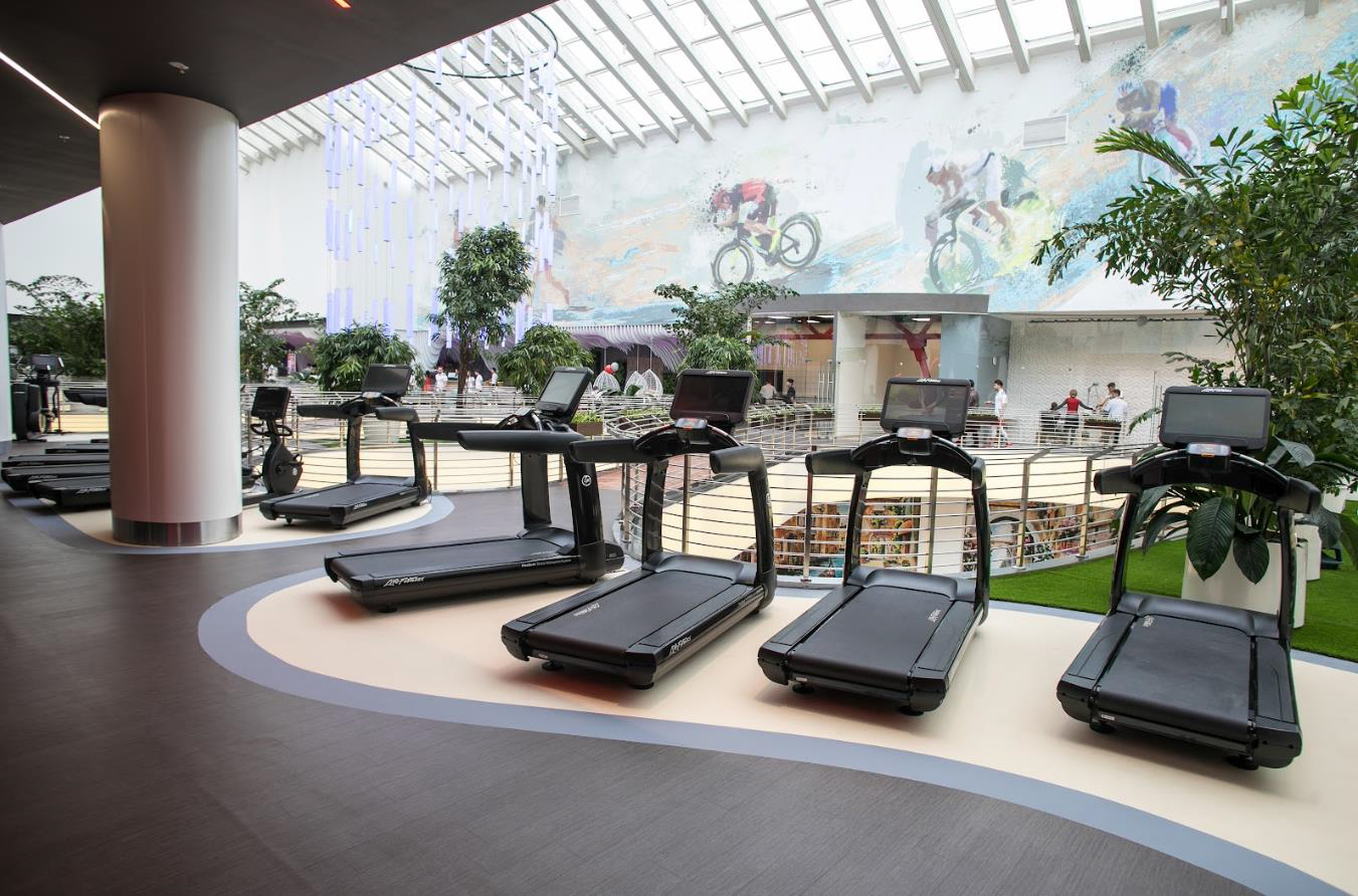 Фотография рекламного носителя, тип: Видеоэкран, адрес: Фитнес-центр «Crocus Fitness Первый», МКАД 66 000м., ТРК Вегас Крокус Сити, Красногорск, Московская область, Россия. Сторона/вариант №1381231