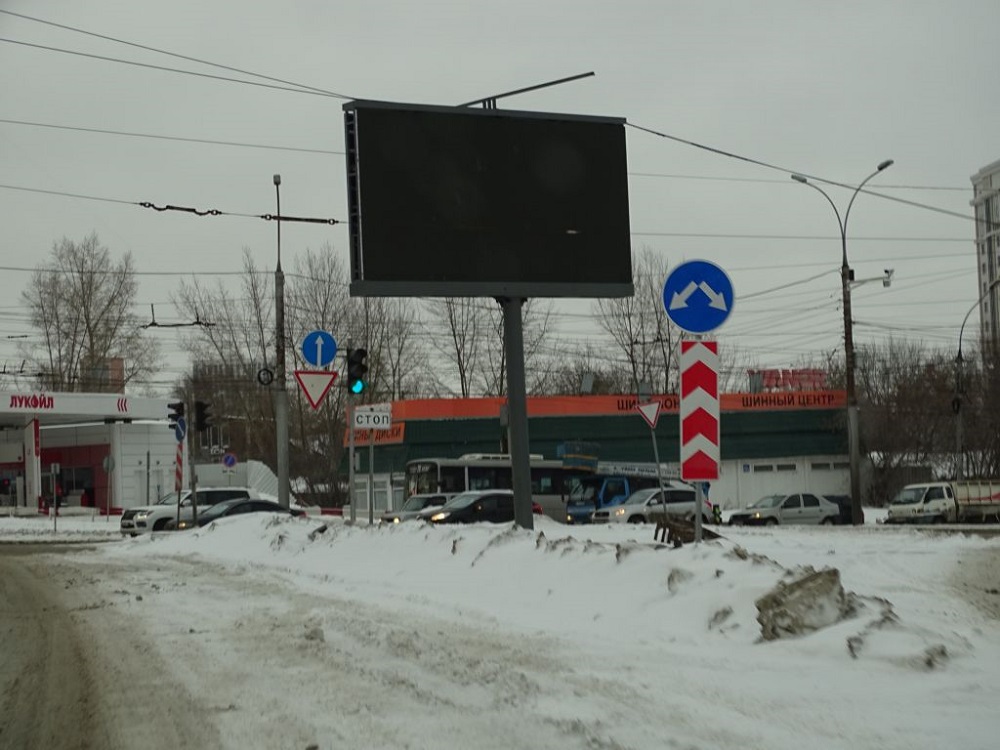 Фотография рекламного носителя, тип: Билборд 3x6, адрес: Кошурникова ул., разд.островок, Новосибирск, Новосибирская область, Россия. Сторона A11-А20 №184288