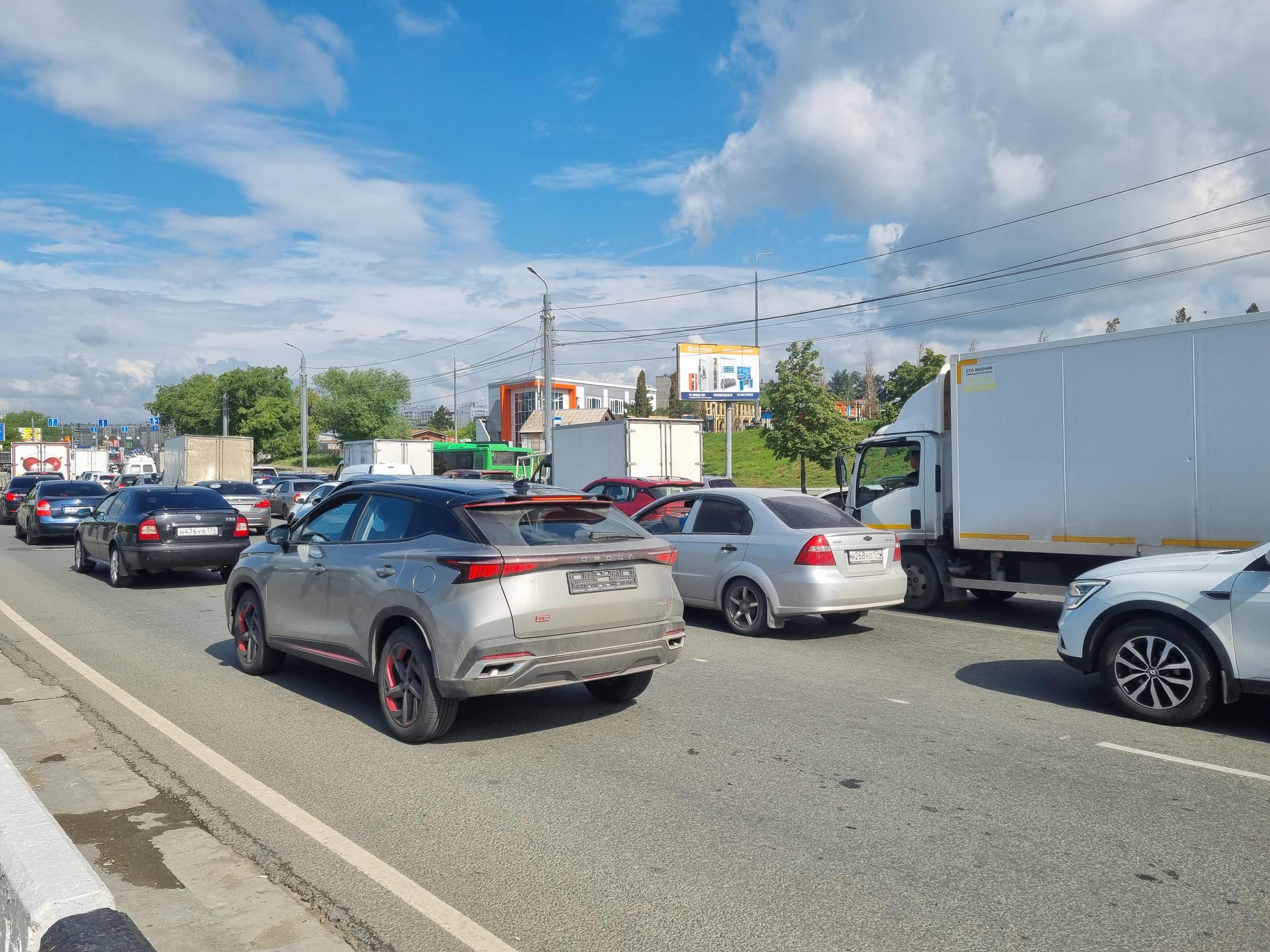Фотография рекламного носителя, тип: Билборд 3x6, адрес: Братьев Кашириных ул. Х Краснознаменная ул., Челябинск, Челябинская область, Россия. Сторона А №91506