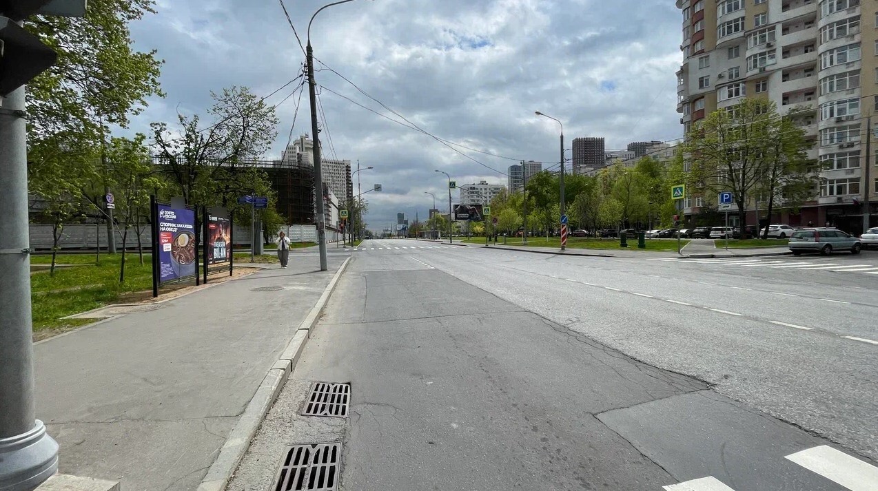 Фотография рекламного носителя, тип: Афиша 1.75x1.8, адрес: Коровинское ш., д.2, стенд 2, Москва, Россия. Сторона A №883210