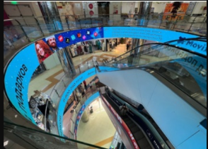 Фотография рекламного носителя, тип: Видеоэкран, адрес: Торговый центр «Алатырь ТРЦ», Малышева ул., д.5, Екатеринбург, Свердловская область, Россия. Сторона/вариант №1349564