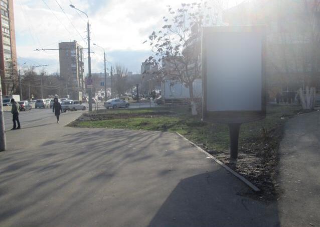 Фотография рекламного носителя, тип: Ситиформат 1.8x1.2, адрес: Михаила Нагибина пр-т., д.19, Ростов-на-Дону, Ростовская область, Россия. Сторона A1-A5 №782056