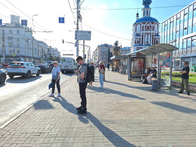 Фотография рекламного носителя, тип: Остановка 1.8x1.2, адрес: Кирова ул., д.31, Калуга, Калужская область, Россия. Сторона A1-А5 №992667