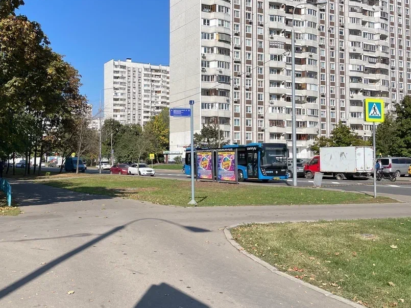 Фотография рекламного носителя, тип: Афиша 1.75x1.8, адрес: Братеевская ул., д.39/12, стенд 2, Москва, Россия. Сторона B №1381026