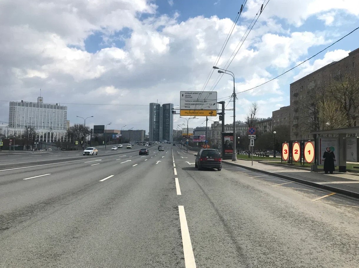 Фотография рекламного носителя, тип: Афиша 1.75x1.8, адрес: Кутузовский пр-т., д.5/3, стенд 3, Москва, Россия. Сторона A №886892