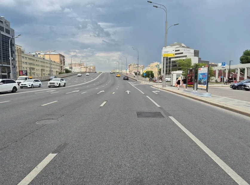 Фотография рекламного носителя, тип: Афиша 1.75x1.8, адрес: Нижняя Краснохолмская ул., выезд на Краснохолмскую наб., поз.1,2, стенд 1, Москва, Россия. Сторона А №887438