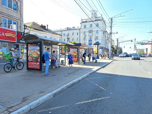 Фотография рекламного носителя, тип: Остановка 1.8x1.2, адрес: Кирова ул., д.64 Х Московская ул., поз.2, Калуга, Калужская область, Россия. Сторона B1-В5 №992670