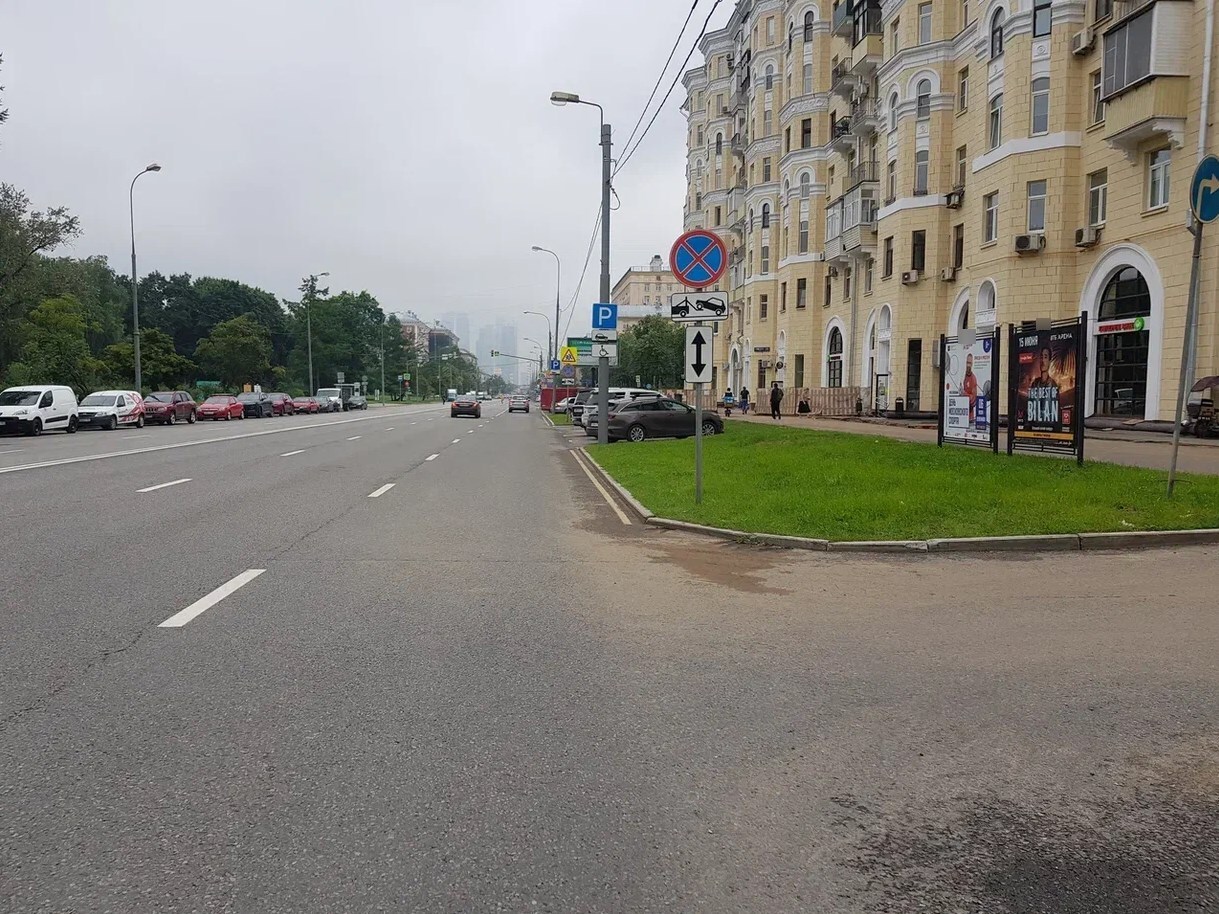 Фотография рекламного носителя, тип: Афиша 1.75x1.8, адрес: Куусинена ул., д.15, поз.2, стенд 1, Москва, Россия. Сторона A №865335