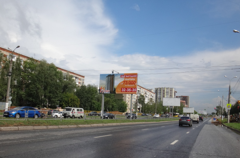 Фотография рекламного носителя, тип: Билборд 3x6, адрес: Ленина ул., Иверская церковь, Ижевск, Республика Удмуртия, Россия. Сторона A1 №670017
