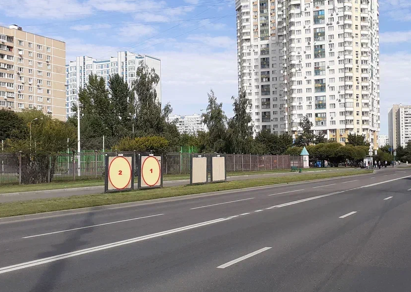 Фотография рекламного носителя, тип: Афиша 1.75x1.8, адрес: Братеевская ул., д.10, корп.1, поз.2, стенд 1, Москва, Россия. Сторона A №865059