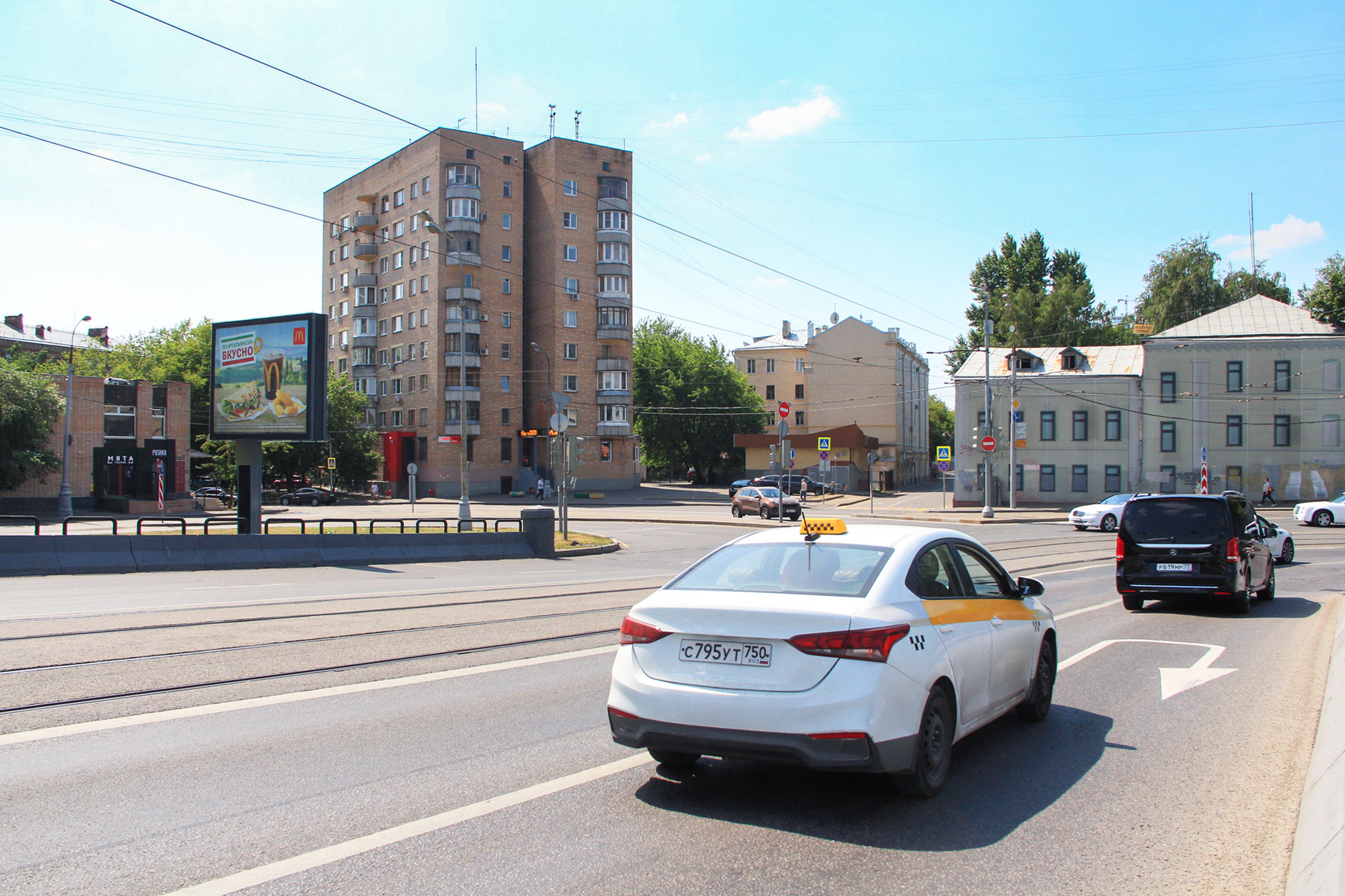 Фотография рекламного носителя, тип: Ситиборд 2.7x3.7, адрес: Кожевнический Вражек ул., д.3А, Москва, Россия. Сторона Б №777014