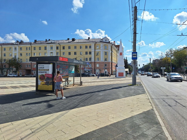 Фотография рекламного носителя, тип: Остановка 1.8x1.2, адрес: Ленина ул., д.57, Калуга, Калужская область, Россия. Сторона B1-В5 №992672