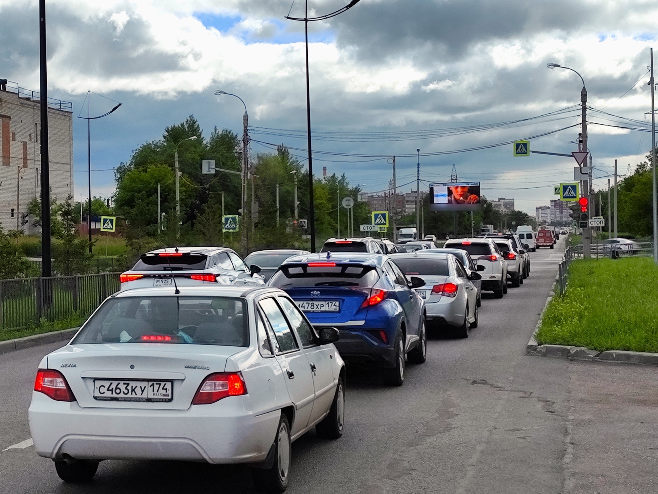 Фотография рекламного носителя, тип: Билборд 3x6, адрес: Труда ул. Х Тевосяна ул., Магнитогорск, Челябинская область, Россия. Сторона А1 №1326248