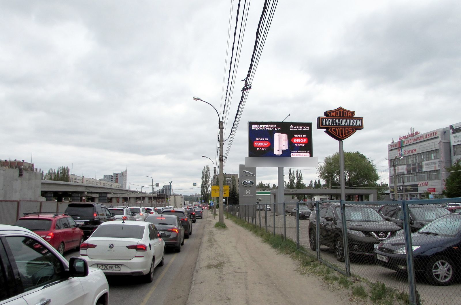 Фотография рекламного носителя, тип: Видеоэкран, адрес: Остужева ул., д.19б, Воронеж, Воронежская область, Россия. Сторона А1 №1056295