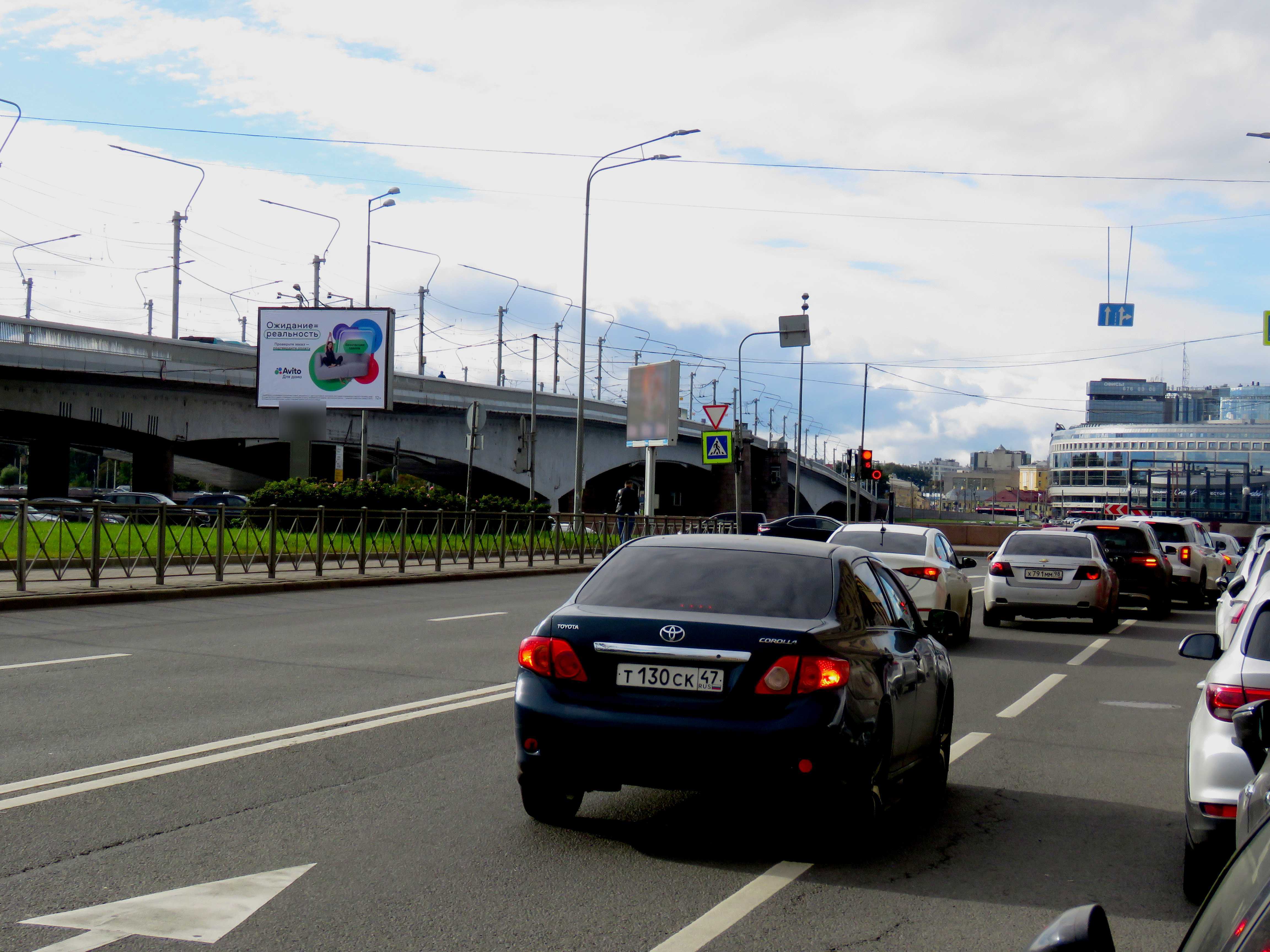 Фотография рекламного носителя, тип: Ситиборд 2.7x3.7, адрес: Заневский пр-т., д.2 Х Малоохтинский пр-т., Санкт-Петербург, Россия. Сторона Б1 №776116