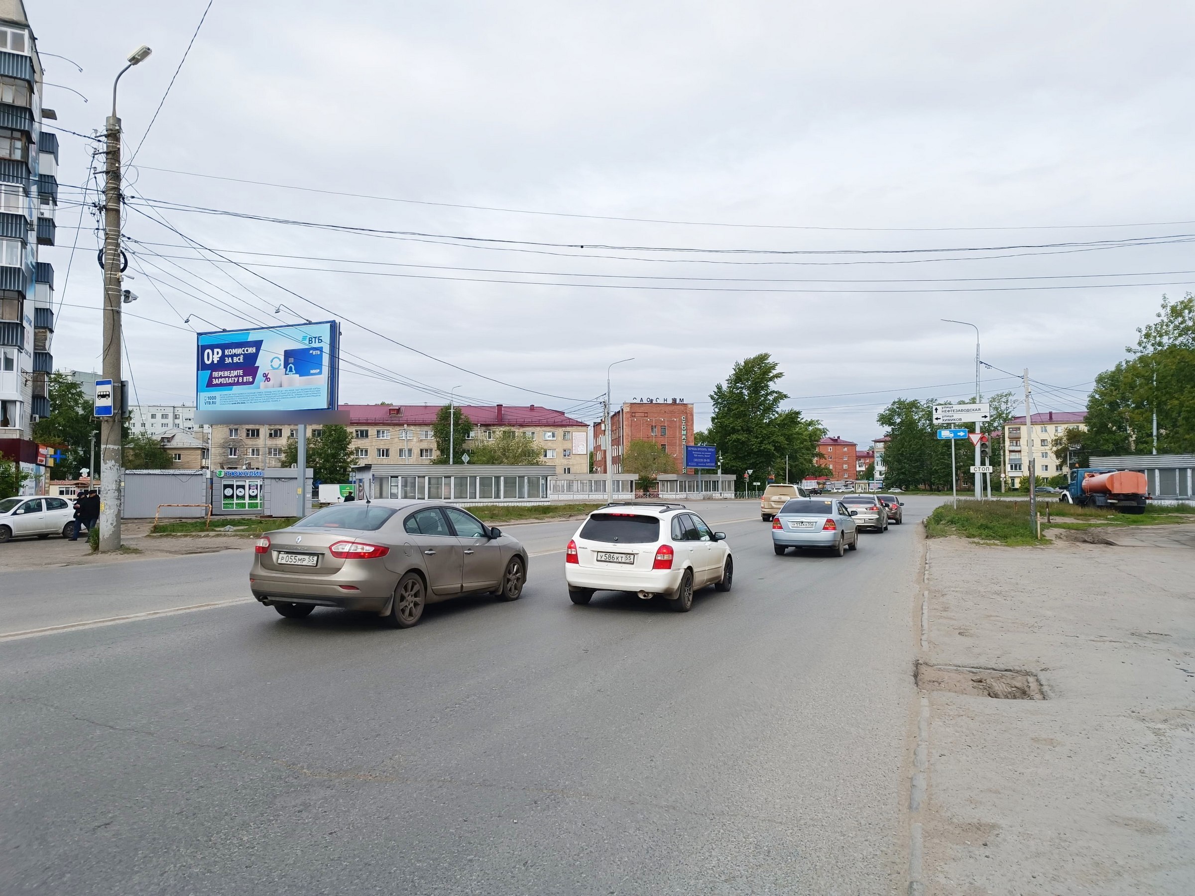 Фотография рекламного носителя, тип: Билборд 3x6, адрес: Королева пр-т., д.2 Х Химиков ул., Омск, Омская область, Россия. Сторона Б №125026