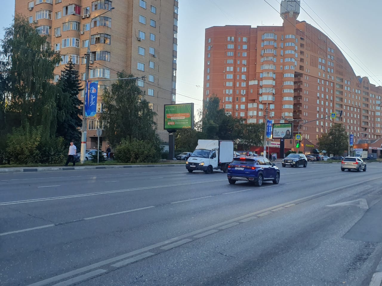 Фотография рекламного носителя, тип: Ситиборд 2.7x3.7, адрес: Юбилейный пр-т., д.7 Х Строителей ул., Химки, Московская область, Россия. Сторона В1-В5 №795688