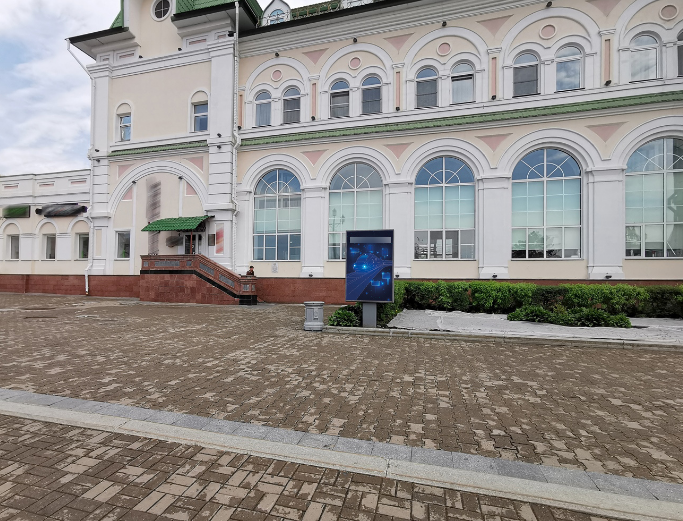Фотография рекламного носителя, тип: Ситиформат 1.8x1.2, адрес: Привокзальная пл., поз.1, Хабаровск, Хабаровский край, Россия. Сторона А1-А10 №1326334