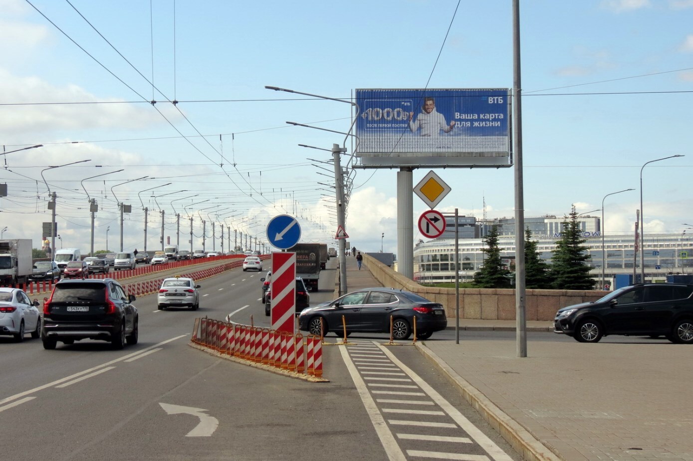 Фотография рекламного носителя, тип: Суперсайт 5x12, адрес: Заневский пр-т., д.4, Санкт-Петербург, Россия. Сторона А1-А3 №126878