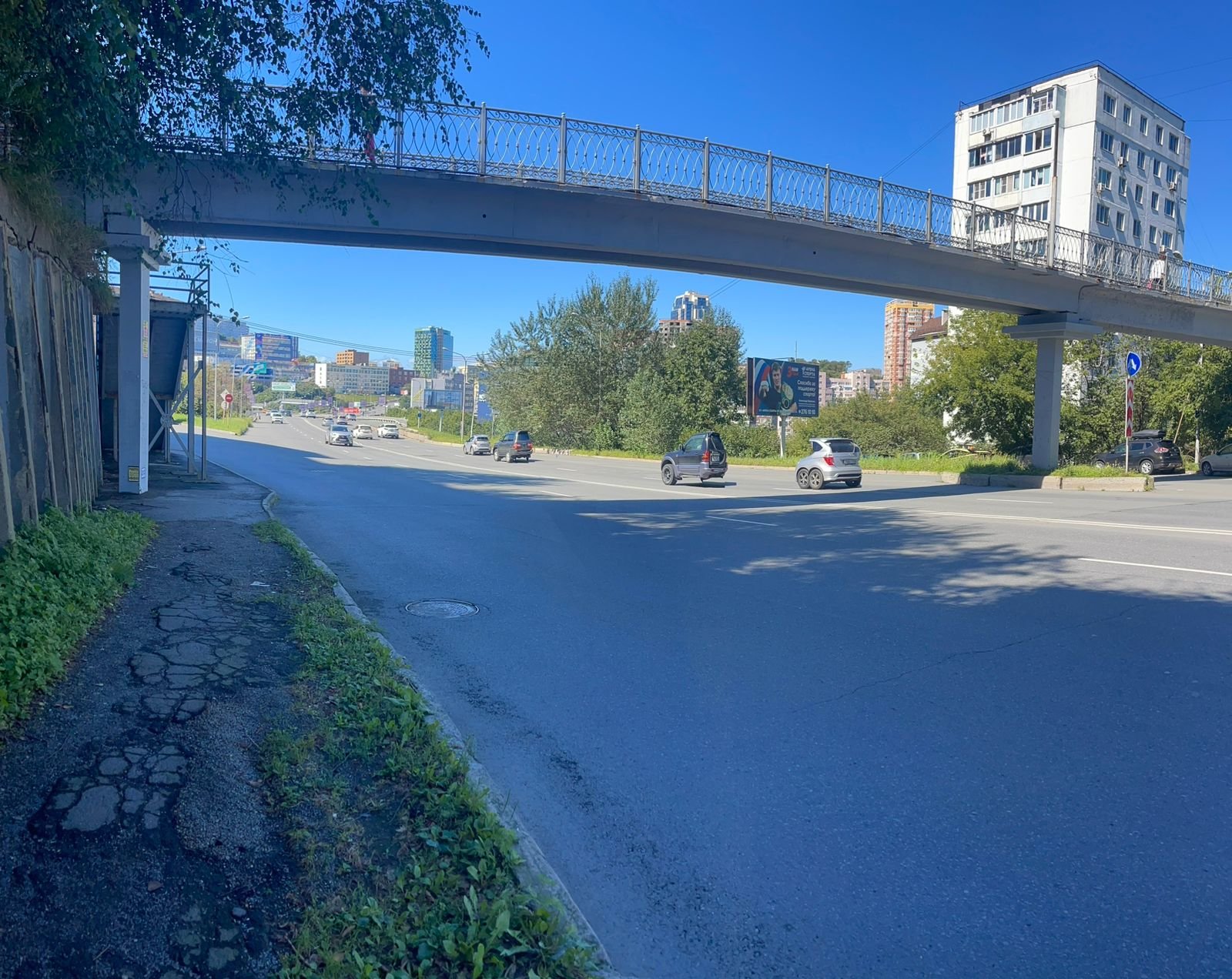 Фотография рекламного носителя, тип: Билборд 3x6, адрес: Красного Знамени пр-т., д.77, Владивосток, Приморский край, Россия. Сторона А №1361771