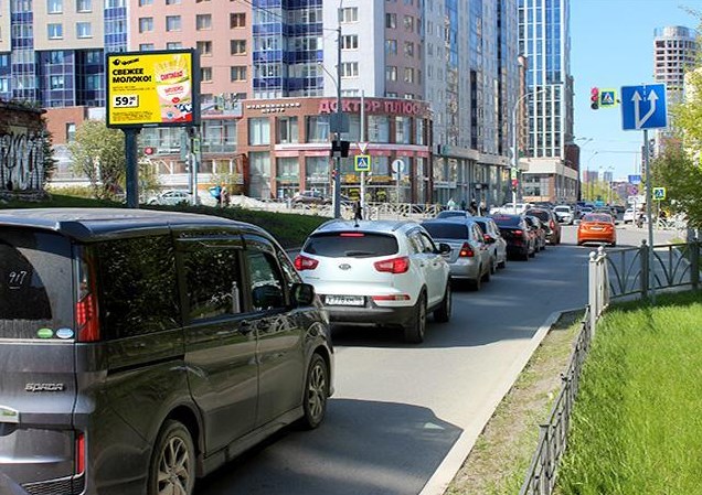 Фотография рекламного носителя, тип: Ситиборд 2.7x3.7, адрес: Куйбышева ул., д.2 Х Шейнкмана ул., Екатеринбург, Свердловская область, Россия. Сторона Б1-Б5 №834887