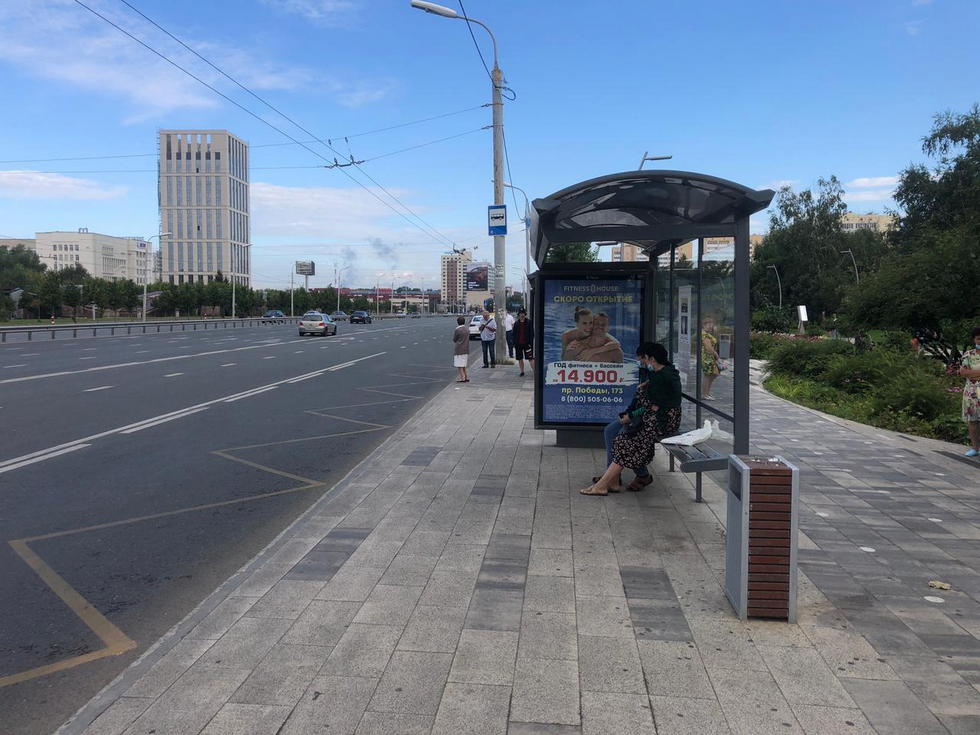 Фотография рекламного носителя, тип: Остановка 1.8x1.2, адрес: Декабристов ул., ост. ТЦ Тандем, Казань, Республика Татарстан, Россия. Сторона А №141596