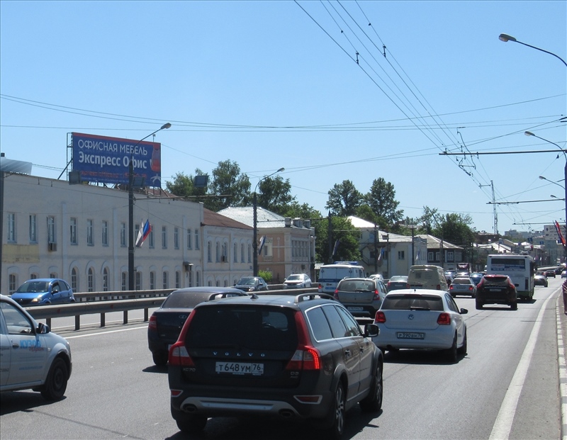 Фотография рекламного носителя, тип: Крышная установка, адрес: Московский пр-т., д.1а, поз.2, Ярославль, Ярославская область, Россия. Сторона А №109874