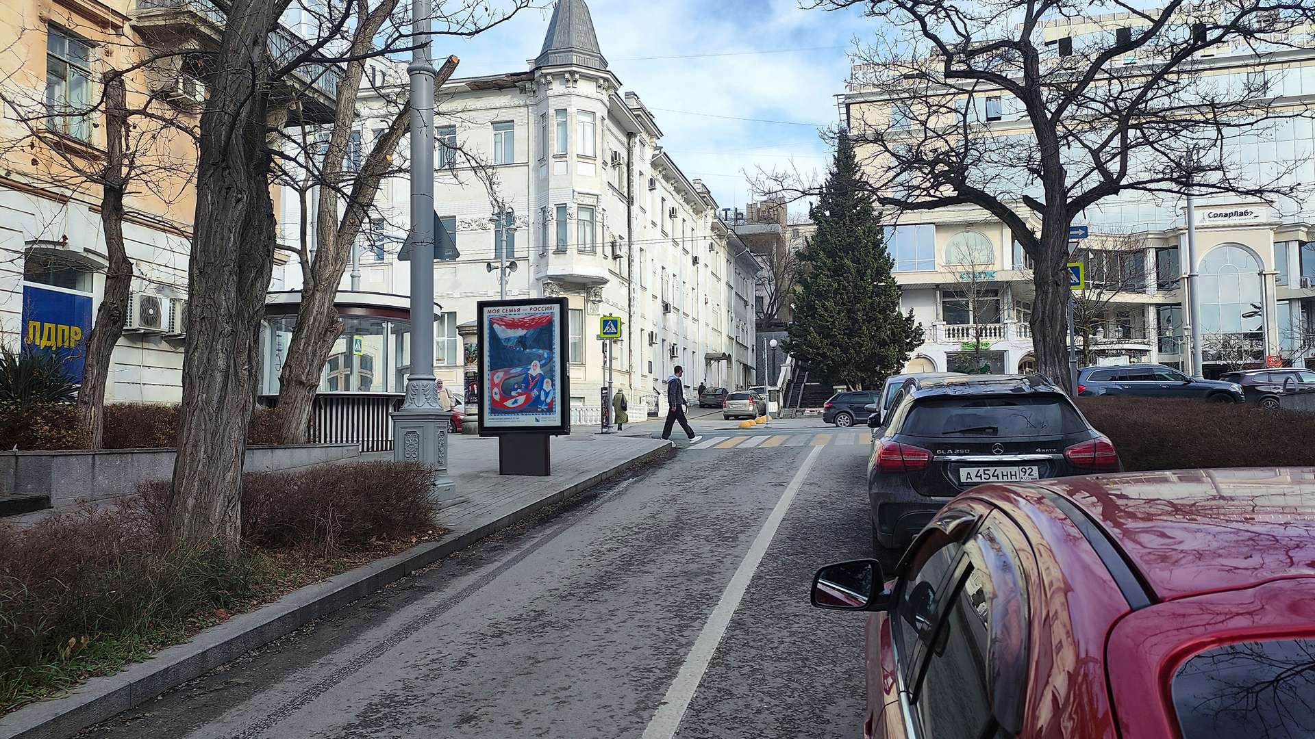 Фотография рекламного носителя, тип: Ситиформат 1.8x1.2, адрес: Сергеева-Ценского ул. X Большой Морской ул., д.32, Севастополь, Россия. Сторона B1-B5 №1373403