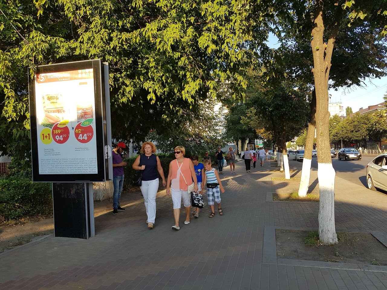 Фотография рекламного носителя, тип: Ситиформат 1.8x1.2, адрес: Советская ул., ост. Медтехника, Липецк, Липецкая область, Россия. Сторона Б1-Б5 №1022056