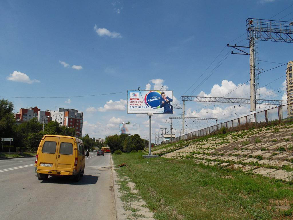 Фотография рекламного носителя, тип: Билборд 3x6, адрес: Глубокоовражная ул. Х Краснознаменская ул., Волгоград, Волгоградская область, Россия. Сторона А №83052