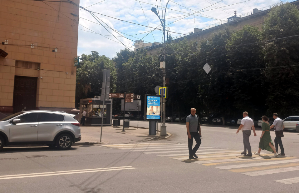 Фотография рекламного носителя, тип: Ситиформат 1.8x1.2, адрес: Карла Маркса ул. Х Театральная ул., Воронеж, Воронежская область, Россия. Сторона Б1-Б5 №158283