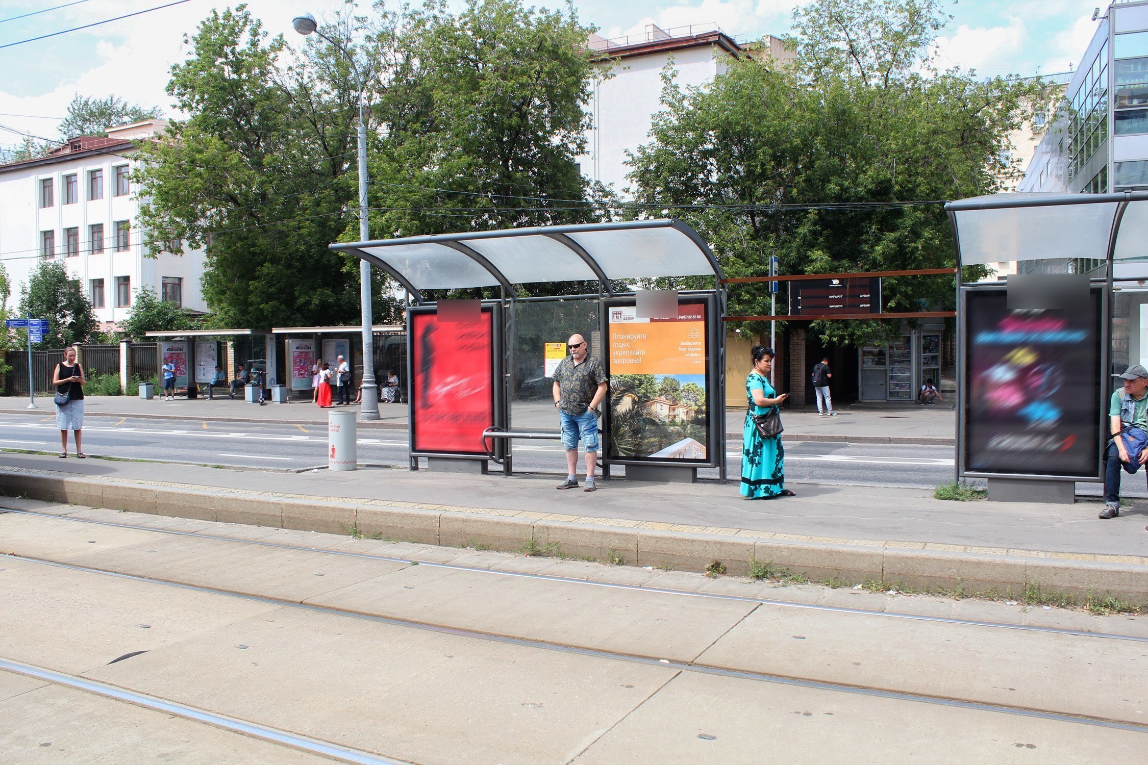 Фотография рекламного носителя, тип: Остановка 1.8x1.2, адрес: Крутицкий 3-й пер., ост. м. Пролетарская, поз.2, Москва, Россия. Сторона А1 №335584