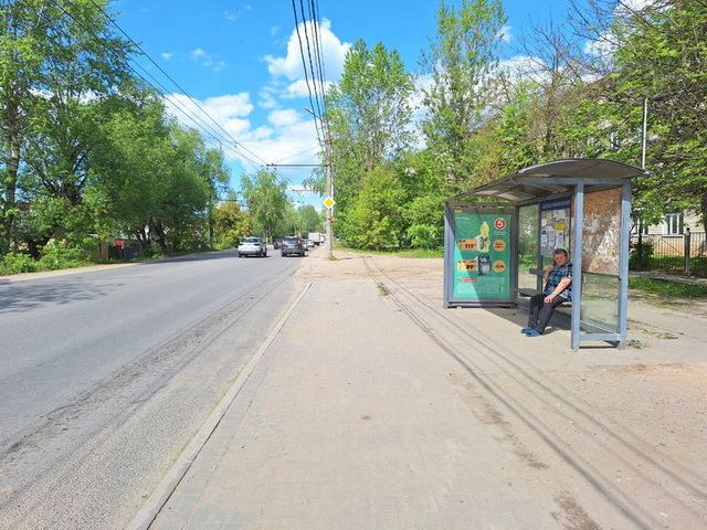 Фотография рекламного носителя, тип: Остановка 1.8x1.2, адрес: Тарутинская ул., д.70, Калуга, Калужская область, Россия. Сторона A1-A5 №806320