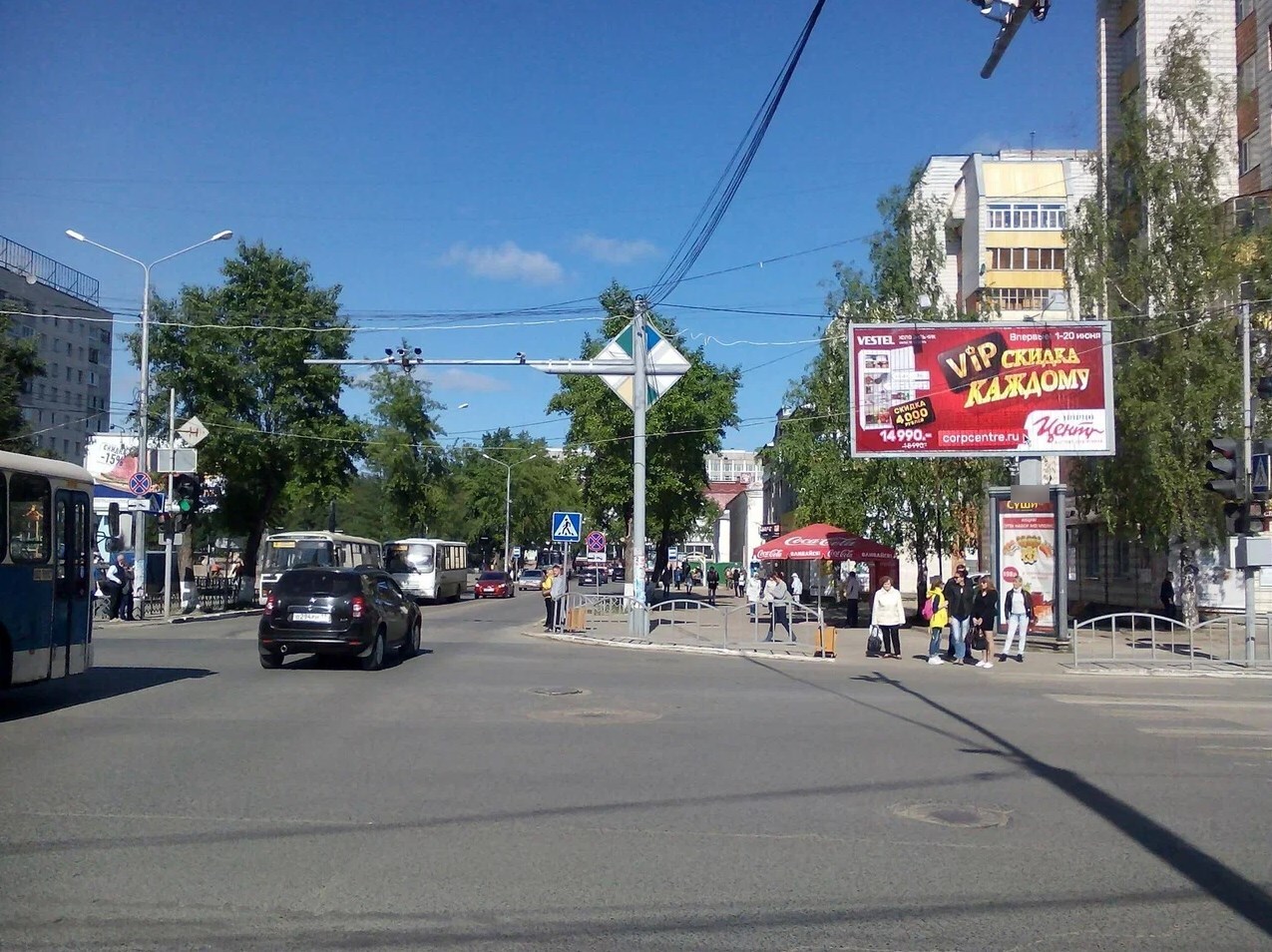 Фотография рекламного носителя, тип: Билборд 3x6, адрес: Коммунистическая ул., д.19, Сыктывкар, Республика Коми, Россия. Сторона А3 №1331336