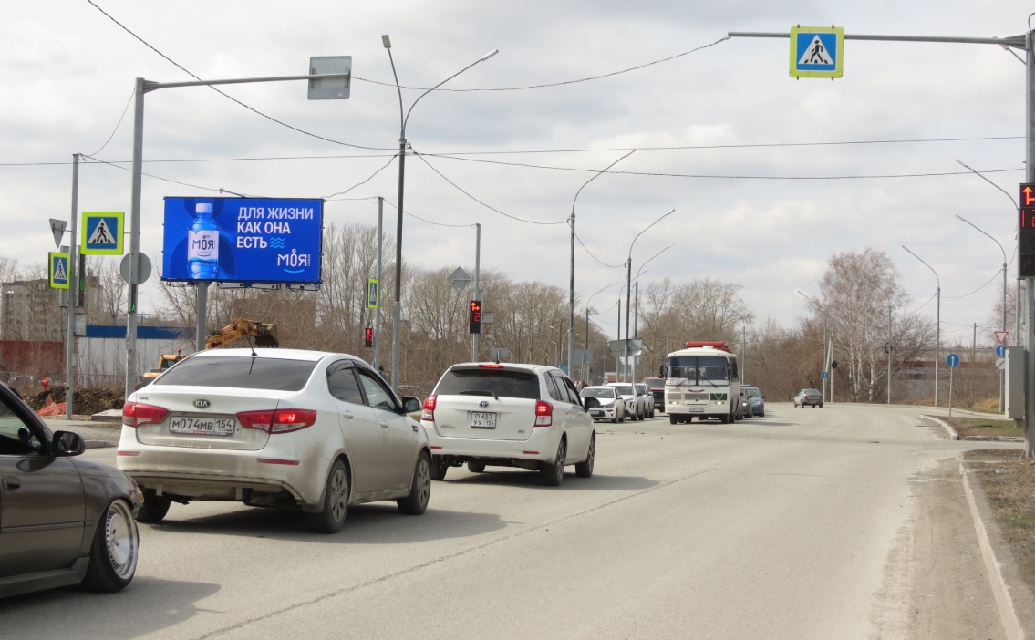 Фотография рекламного носителя, тип: Билборд 3x6, адрес: Петухова ул. / 18-й Бронный пер. (на стороне Петухова ул. 152/2), Новосибирск, Новосибирская область, Россия. Сторона Б1 №1429420