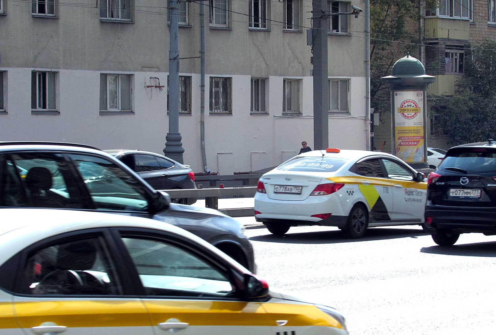 Фотография рекламного носителя, тип: Пиллар 3x1.4, адрес: Беговая ул., д.20, поз.1, Москва, Россия. Сторона B №277047