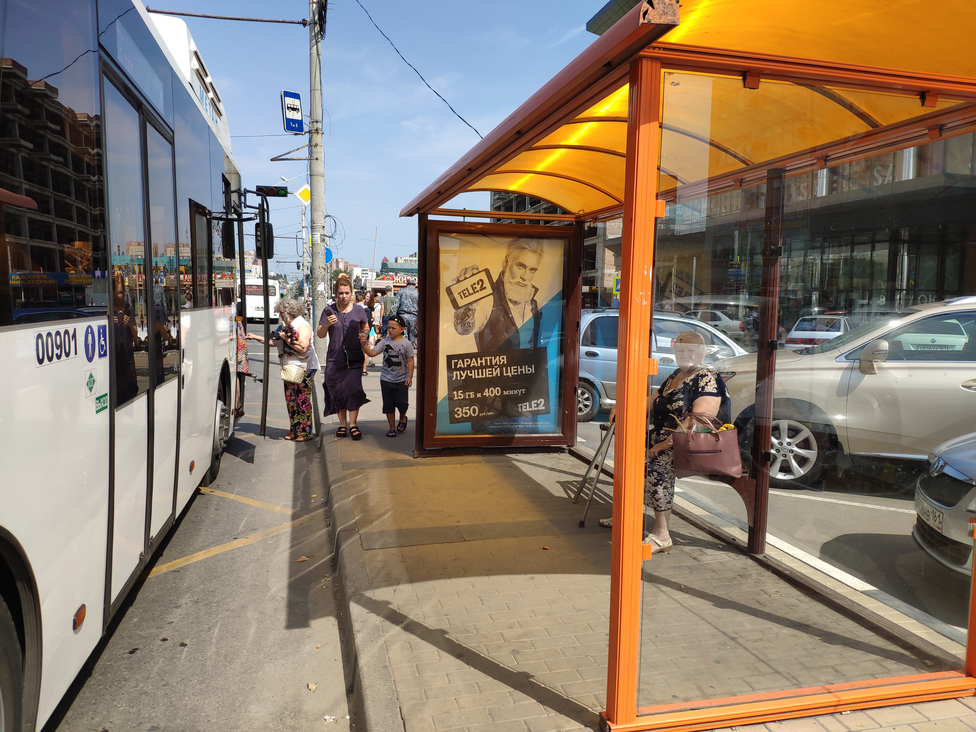 Фотография рекламного носителя, тип: Остановка 1.8x1.2, адрес: Космонавтов пр-т., ост. ВорР "Северный рынок", поз.3, Ростов-на-Дону, Ростовская область, Россия. Сторона А1-А5 №622229