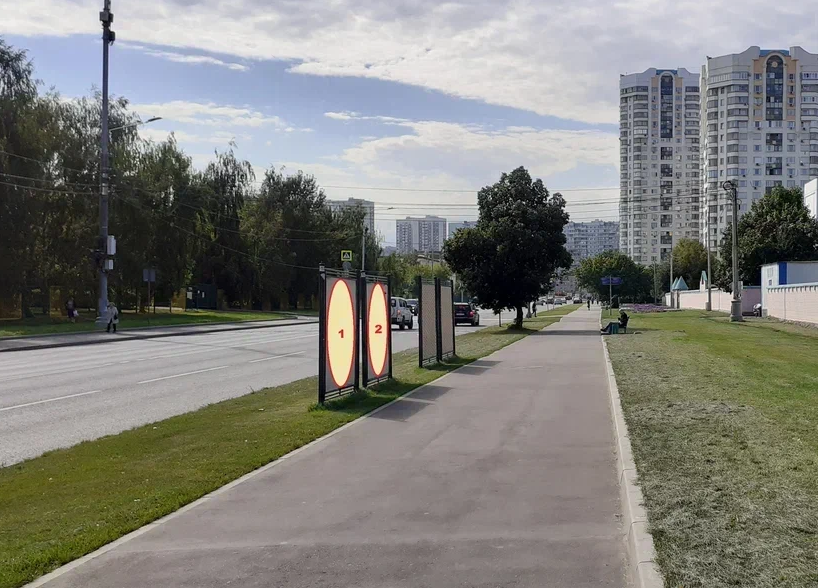 Фотография рекламного носителя, тип: Афиша 1.75x1.8, адрес: Братеевская ул., д.10, корп.1, поз.1, стенд 2, Москва, Россия. Сторона B №883739