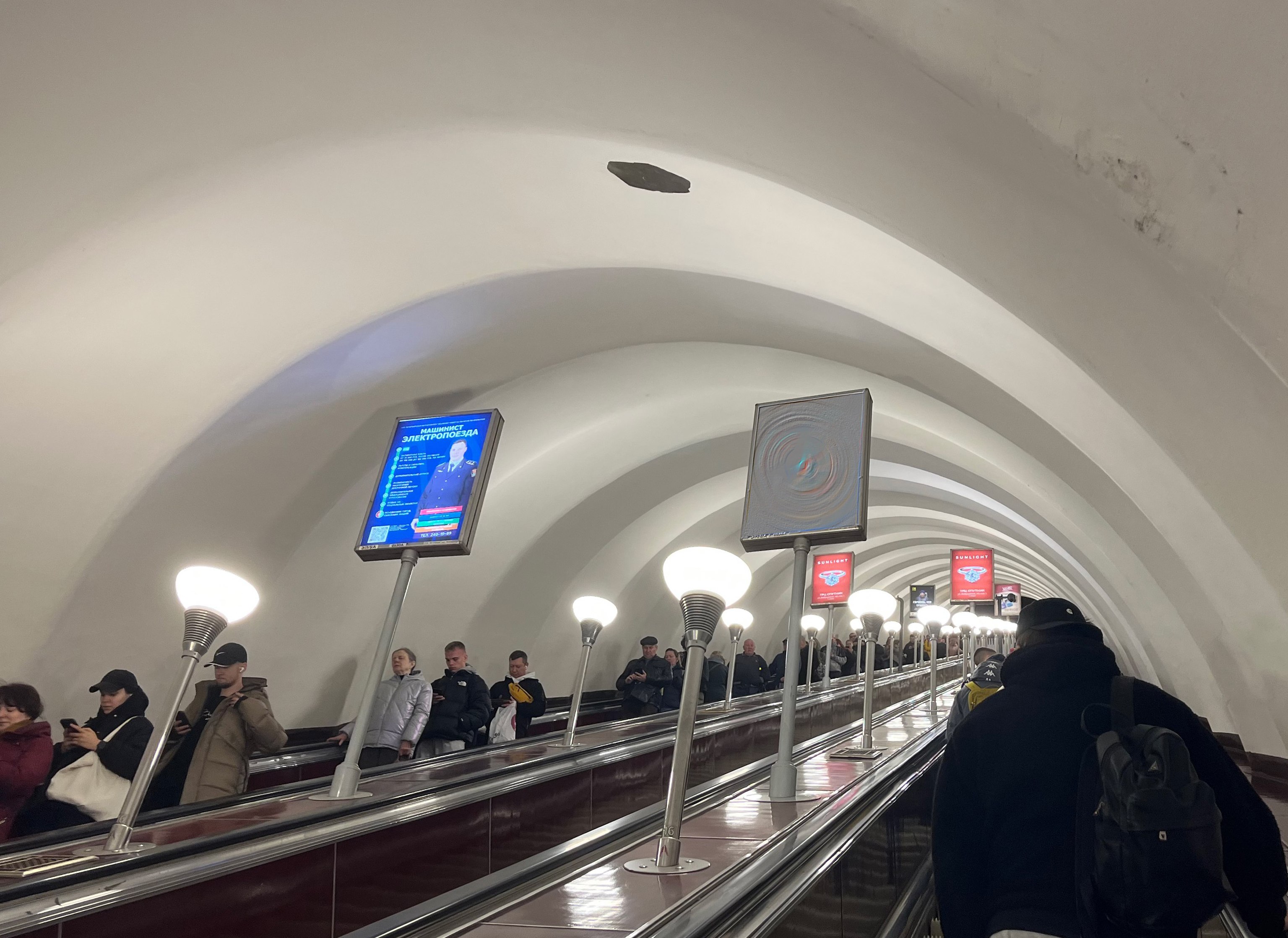 Фотография рекламного носителя, тип: Лайтбокс, адрес: Станция метро «Ломоносовская», линия Невско-Василеостровская, Санкт-Петербург, Россия. Сторона/вариант А №1606140
