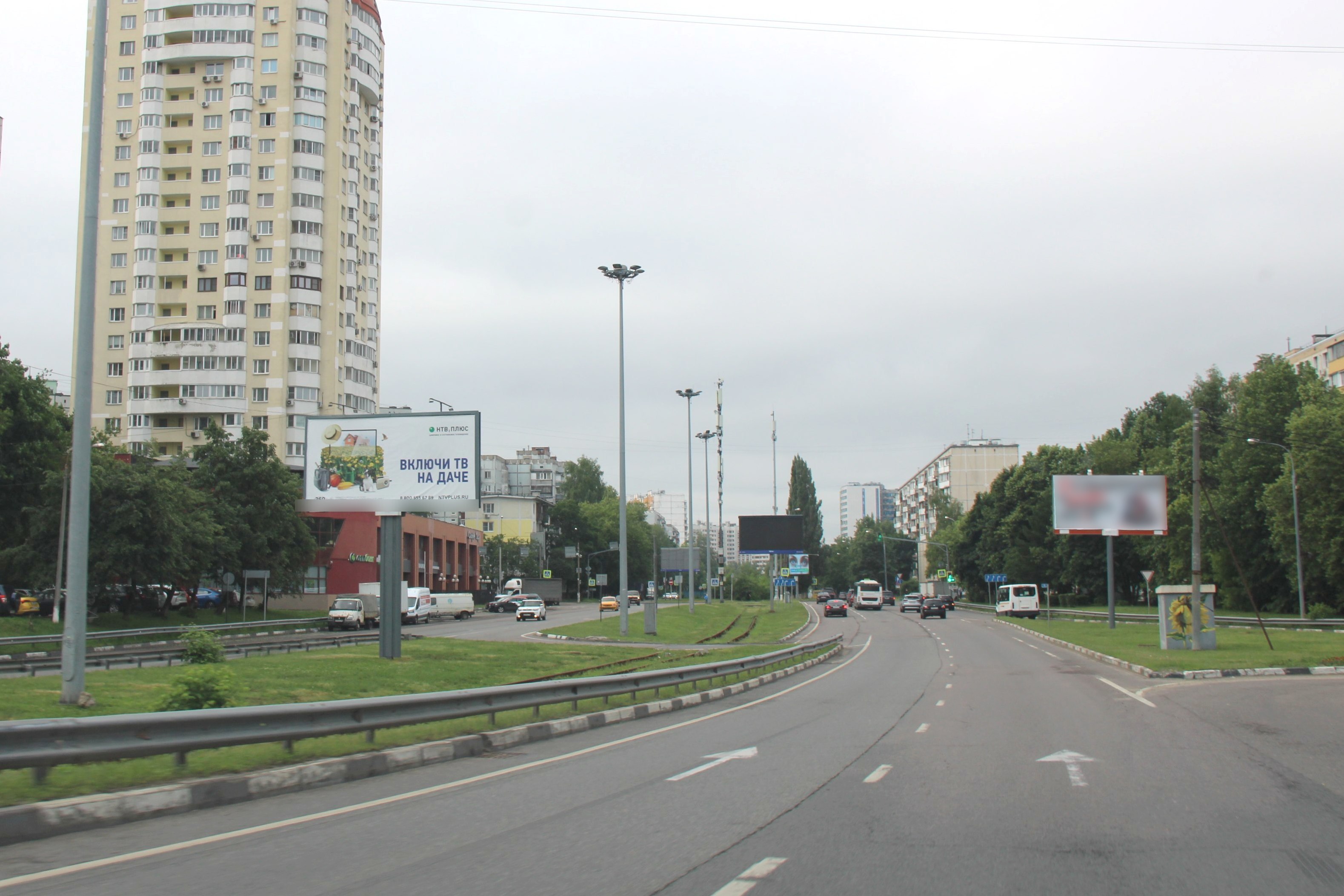 Фотография рекламного носителя, тип: Билборд 3x6, адрес: Коммунальная ул., д.28, Королев, Московская область, Россия. Сторона А2 №240893