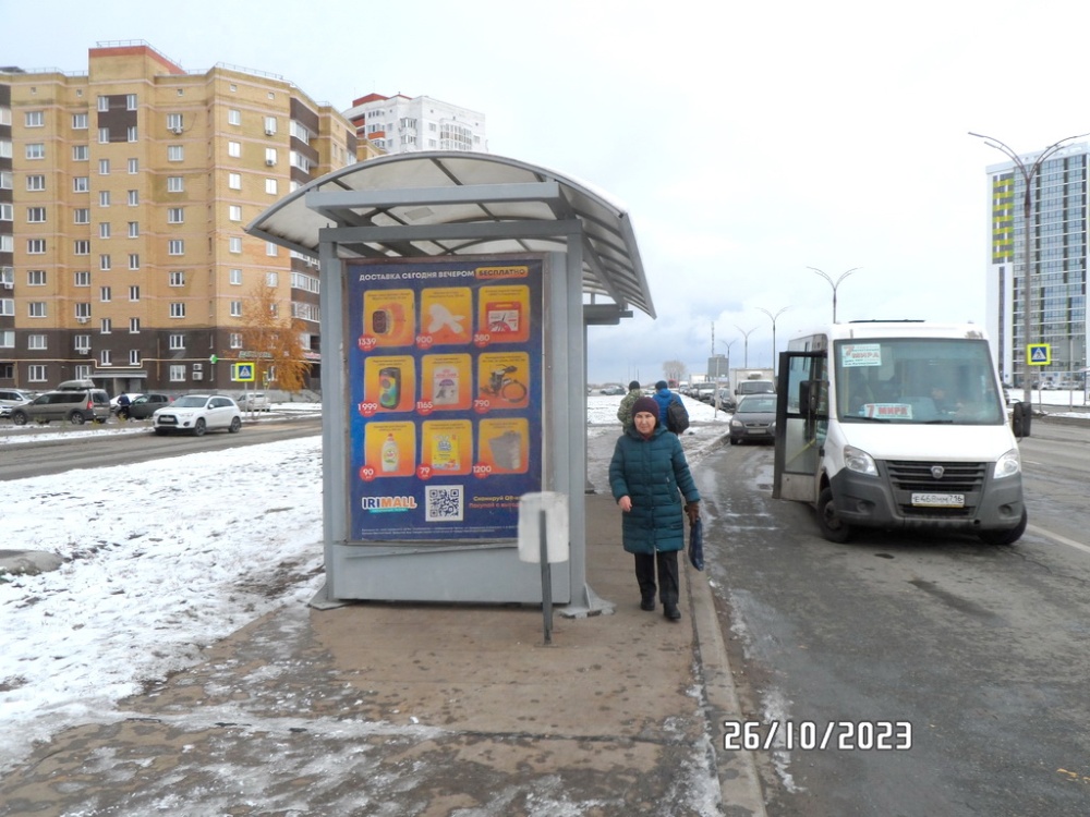 Фотография рекламного носителя, тип: Остановка, адрес: Виктора Полякова ул., Остановка "65-й комплекс", Набережные Челны, Республика Татарстан, Россия. Сторона BS №1401964